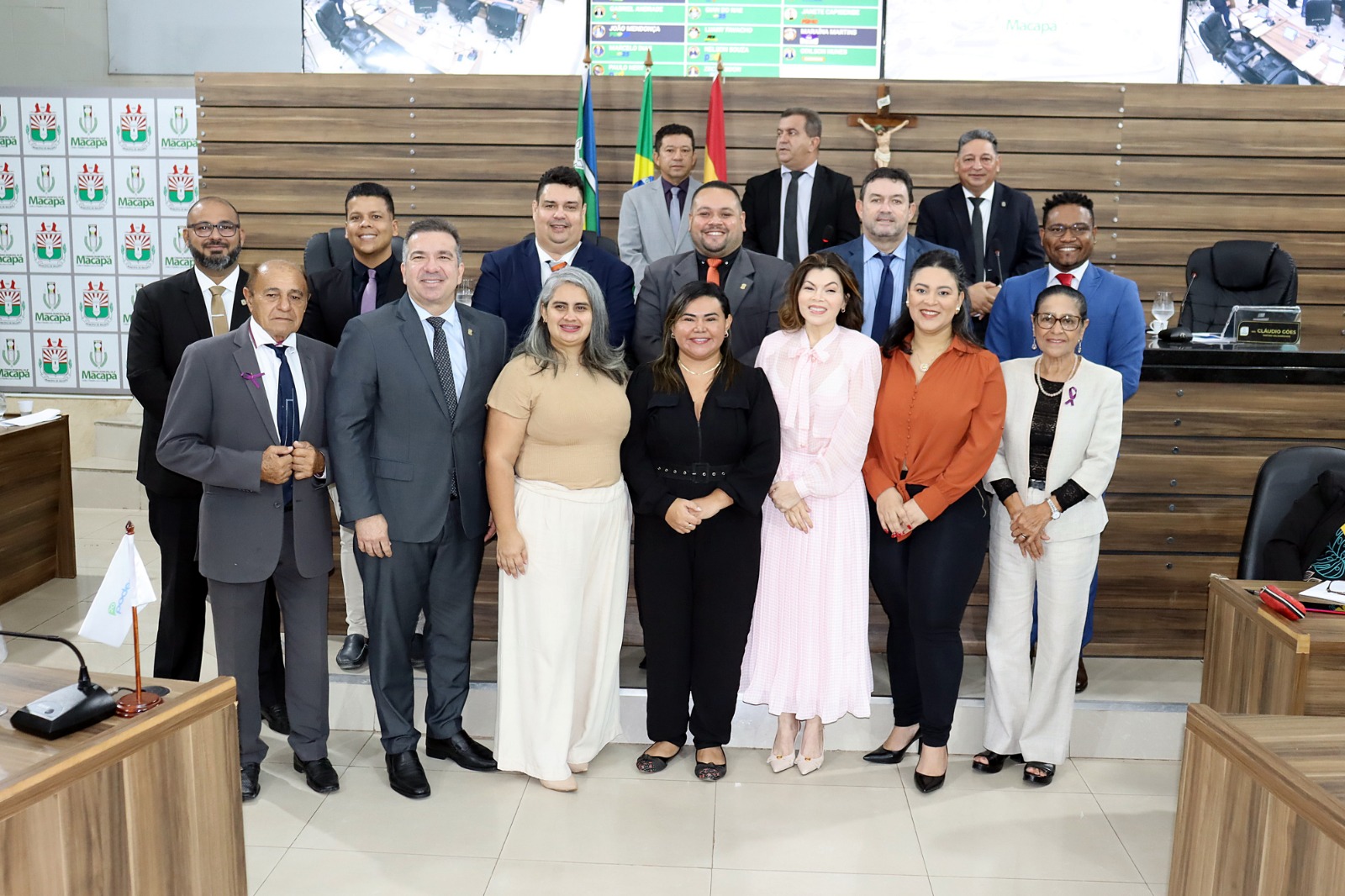 Líder do grupo “Mulheres do Brasil” usa a Tribuna a convite do vereador Marcelo Dias  